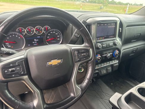 Used 2020 Chevrolet Silverado 1500 LT w/ Texas Edition image 11