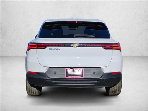 New 2026 Chevrolet Equinox EV LT image 9
