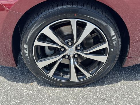 Used 2017 Nissan Maxima 3.5 SL FWD image 10