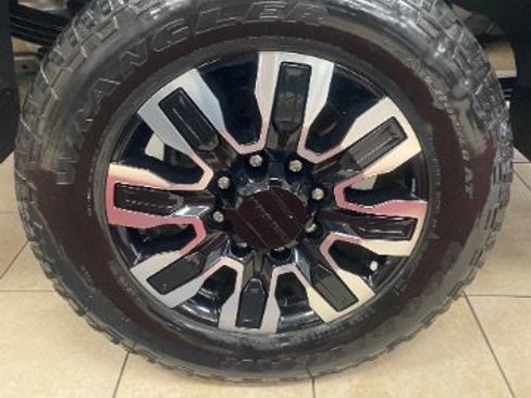 Used 2024 GMC Sierra 2500 Denali Ultimate w/ Max Trailering Package AWD/4WD image 29