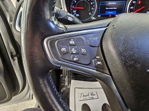 Used 2021 Chevrolet Equinox LT w/ Driver Convenience Package AWD/4WD image 11