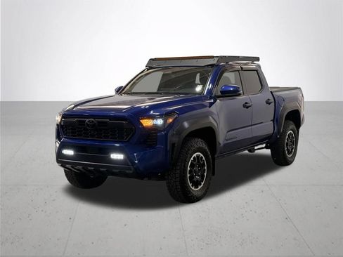 Used 2024 Toyota Tacoma TRD Off-Road w/ TRD Off Road Upgrade Package AWD/4WD image 2