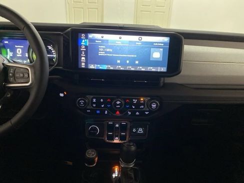 Used 2025 Jeep Wrangler Unlimited Sahara w/ Safety Group image 14