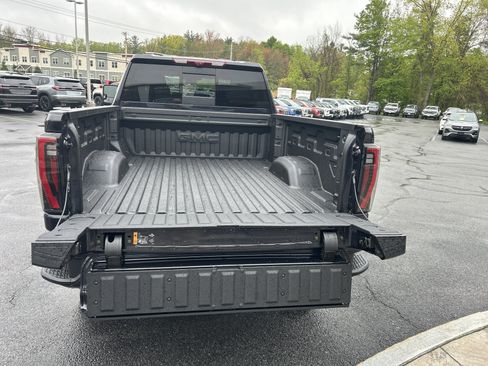 New 2026 GMC Sierra 2500 AT4 w/ AT4 Premium Plus Package AWD/4WD image 11