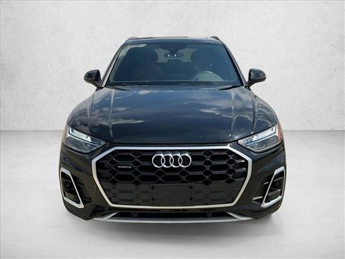 Used 2023 Audi Q5 2.0T Premium w/ Convenience Package AWD/4WD image 2