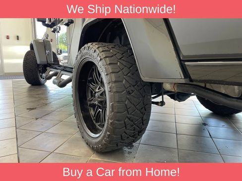 Used 2023 Jeep Gladiator Overland AWD/4WD image 21