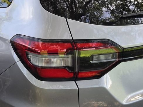 Used 2025 Honda Pilot Touring image 8