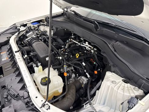 Used 2022 Ford Explorer XLT w/ Equipment Group 202A image 12