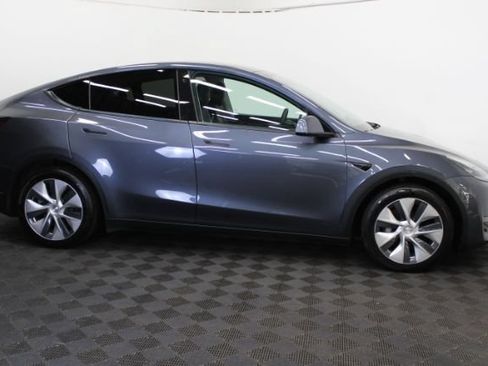 Used 2021 Tesla Model Y Long Range AWD/4WD image 5