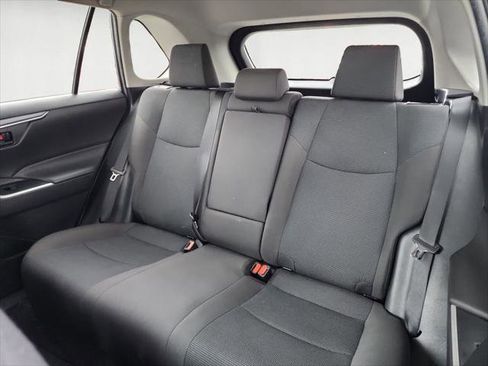 Certified 2022 Toyota RAV4 LE AWD/4WD image 13