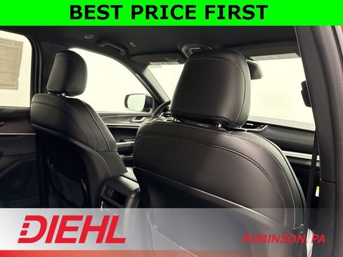 New 2025 Jeep Grand Cherokee Limited w/ Black Appearance Package image 13