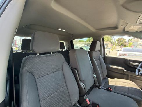 Used 2019 Chevrolet Silverado 1500 Custom Trail Boss AWD/4WD image 17