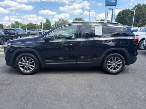 Used 2024 GMC Terrain SLT AWD/4WD image 7