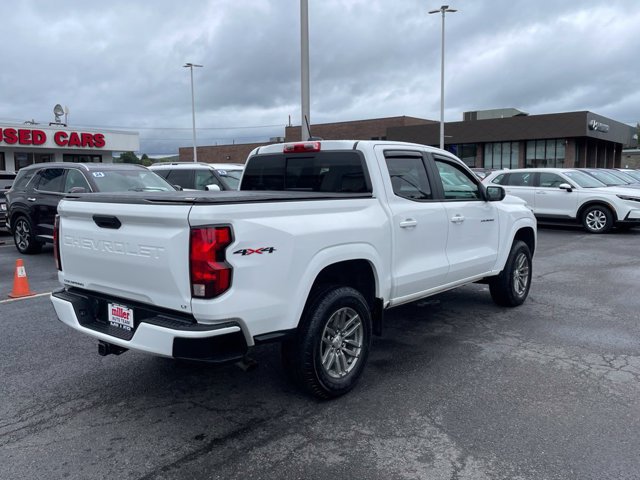 Used 2023 Chevrolet Colorado LT w/ LT Convenience Package II AWD/4WD image 3