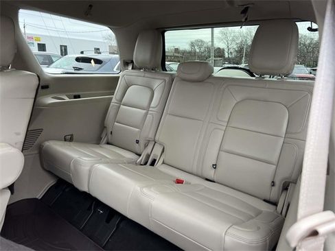 Used 2020 Lincoln Navigator Reserve w/ Equipment Group 208A Reserve image 14