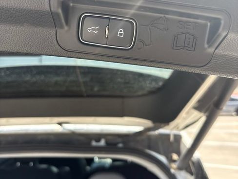 Used 2024 Ford Explorer XLT w/ Equipment Group 202A RWD image 23