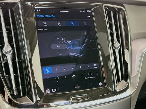 Used 2024 Volvo S60 B5 Core image 23