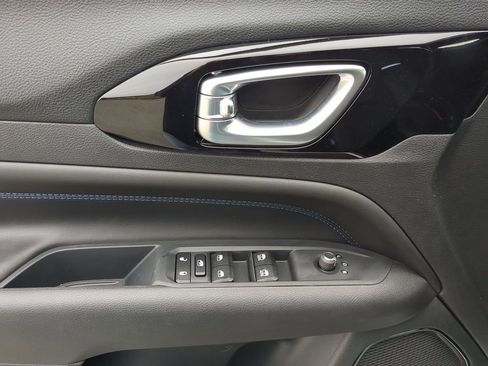 New 2026 Jeep Compass Latitude image 14