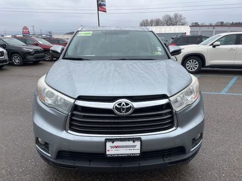 Used 2016 Toyota Highlander XLE image 2