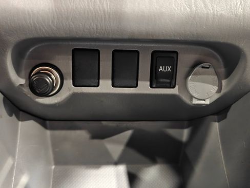 Used 2011 Toyota Tacoma 4x4 Access Cab w/ SR5 Pkg #2 image 11