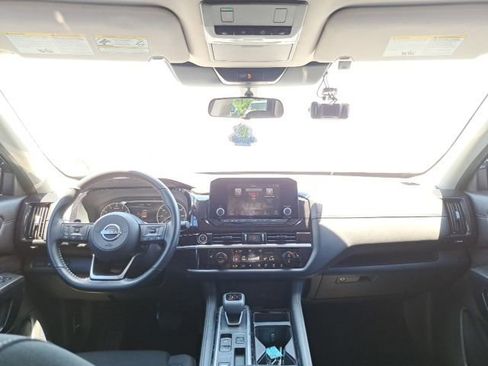 Used 2024 Nissan Pathfinder SV w/ Lighting Package (N92) FWD image 24