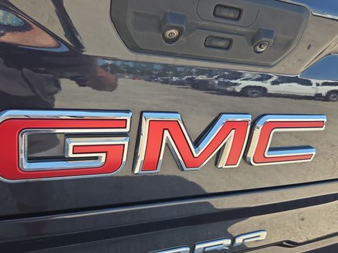 Used 2023 GMC Sierra 1500 SLT w/ SLT Premium Package AWD/4WD image 15