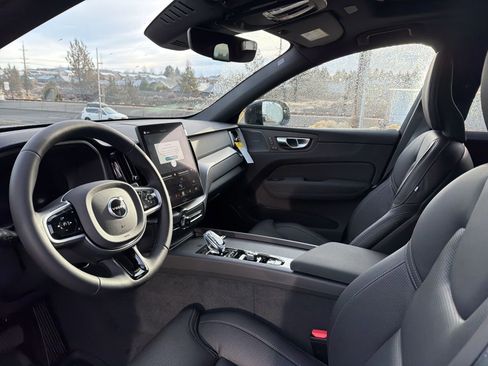New 2026 Volvo XC60 B5 Ultra w/ Climate Package AWD/4WD image 11