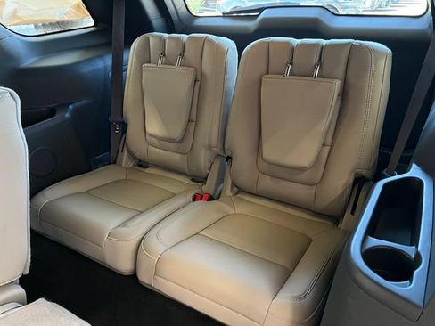 Used 2013 Ford Explorer XLT FWD image 31