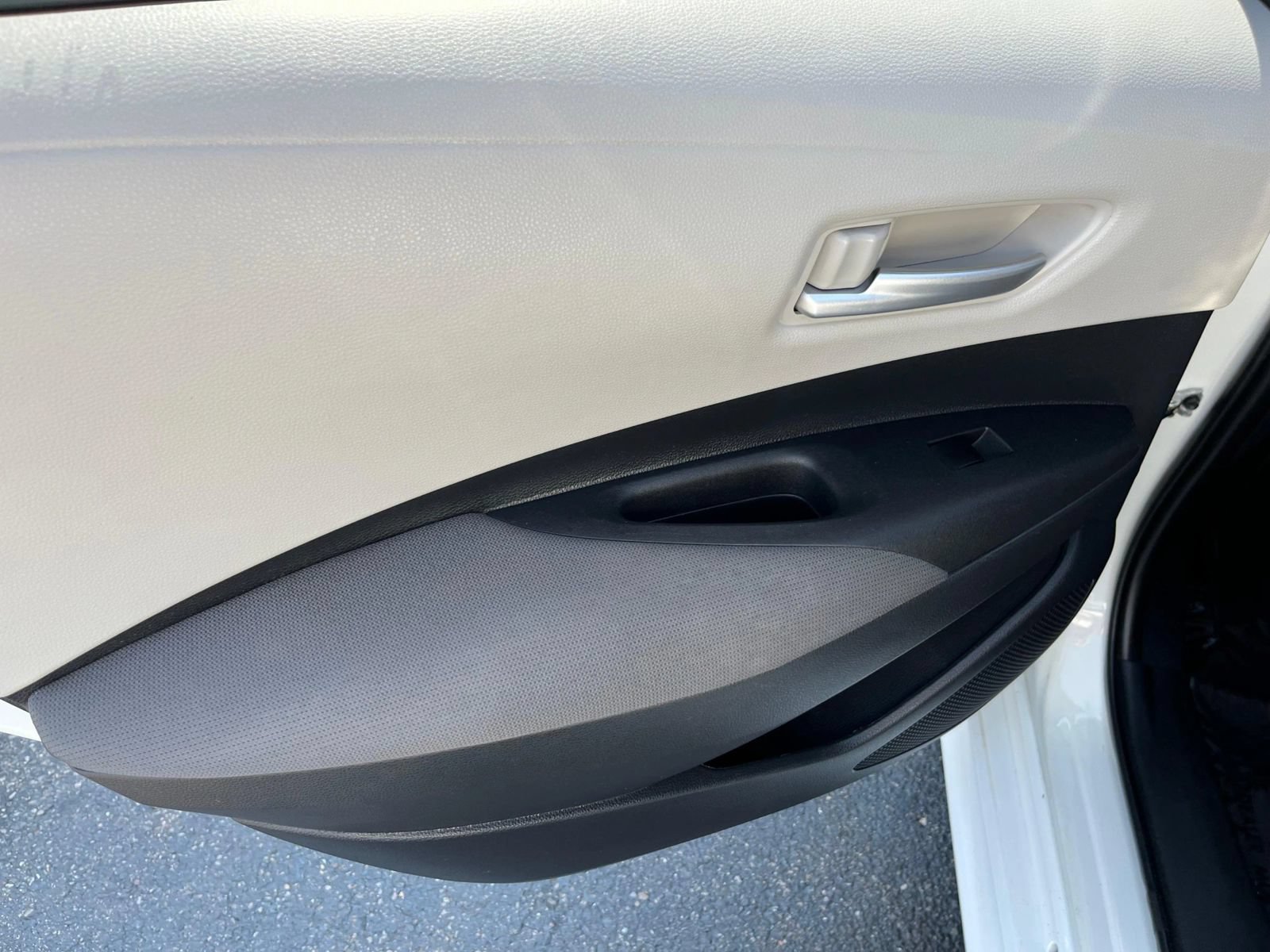 Used 2021 Toyota Corolla LE FWD image 44