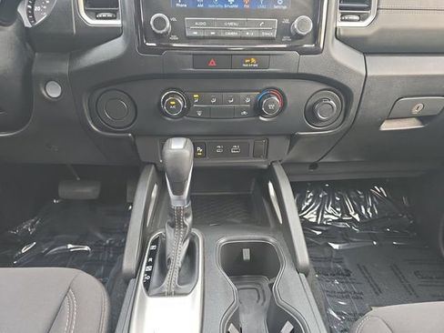 Used 2022 Nissan Frontier SV w/ Technology Package image 3