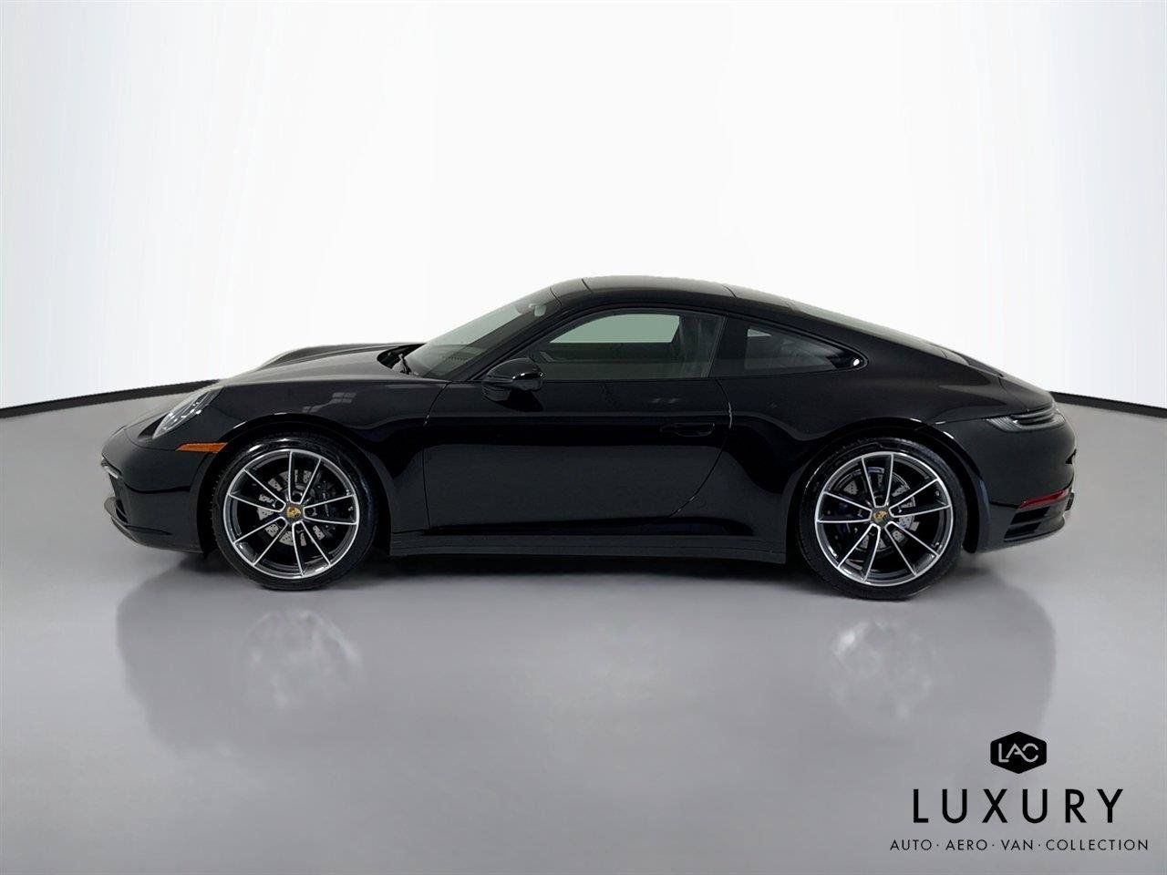 Used 2022 Porsche 911 Carrera w/ Premium Package RWD image 9