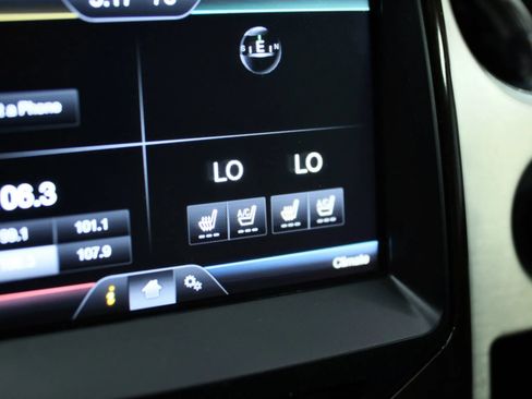 Used 2014 Ford F150 Platinum image 40