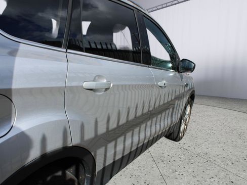 Used 2017 Ford Escape Titanium image 8