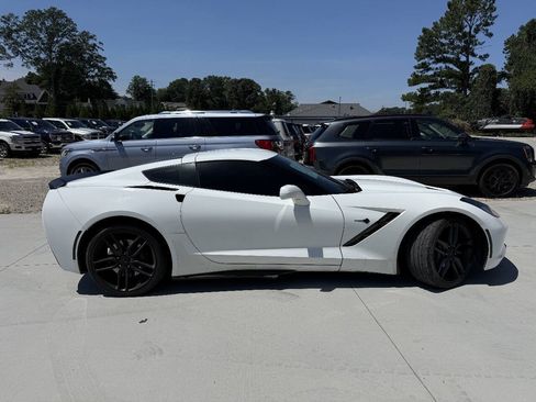 Used 2017 Chevrolet Corvette Stingray Coupe RWD image 9