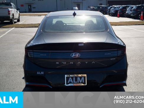 Used 2025 Hyundai Sonata SEL FWD image 7