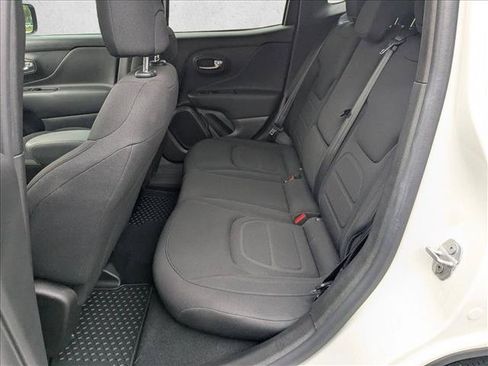 Used 2022 Jeep Renegade Latitude w/ Convenience Group AWD/4WD image 17