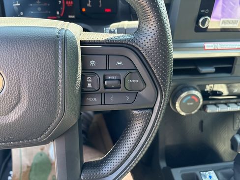 Certified 2026 Toyota Tacoma SR5 AWD/4WD image 23