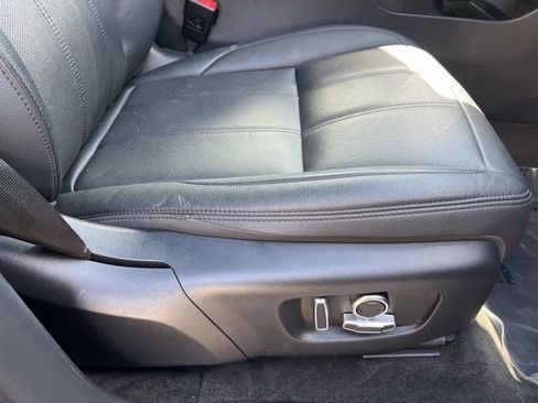 Used 2022 Land Rover Range Rover Evoque R-Dynamic SE image 53