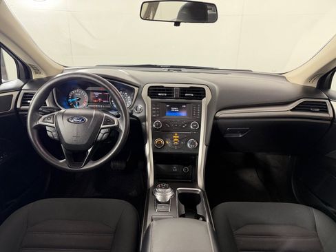 Used 2018 Ford Fusion SE image 21