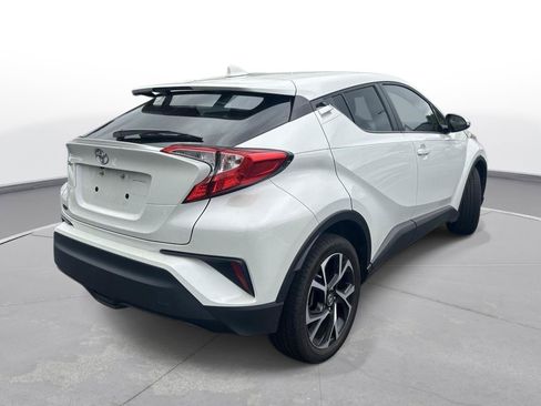 Used 2020 Toyota C-HR XLE FWD image 6