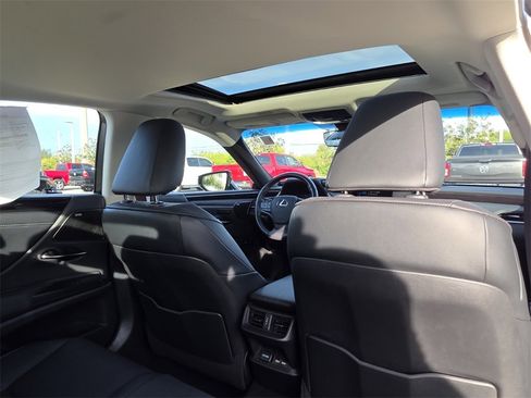 Used 2021 Lexus ES 300h w/ Premium Package image 12