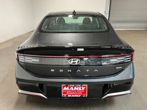 Used 2025 Hyundai Sonata SEL AWD/4WD image 4
