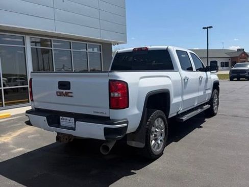 Used 2017 GMC Sierra 2500 Denali w/ Duramax Plus Package AWD/4WD image 8