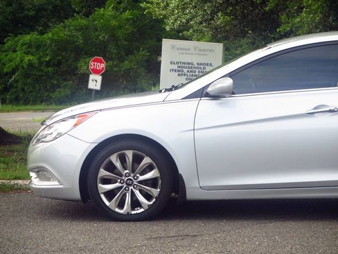 Used 2011 Hyundai Sonata SE FWD image 22