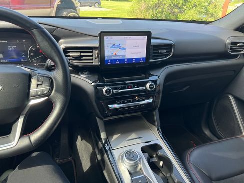 Used 2023 Ford Explorer ST-Line AWD/4WD image 33