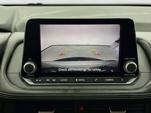 Used 2025 Nissan Rogue SV FWD image 22