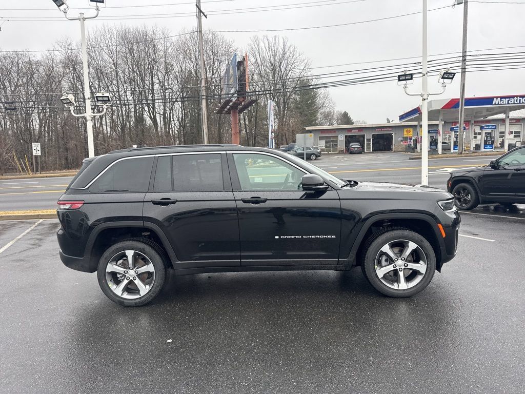 New 2026 Jeep Grand Cherokee Limited AWD/4WD image 4