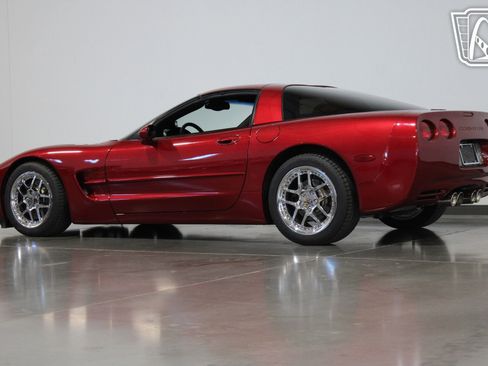Used 2001 Chevrolet Corvette Coupe w/ Preferred Equipment Group2 image 27