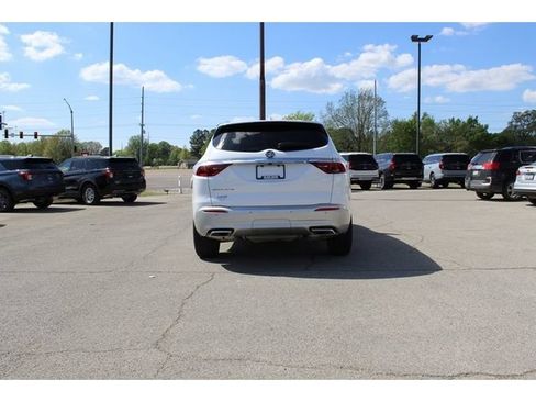 Used 2024 Buick Enclave Essence w/ LPO, Cargo Package FWD image 4