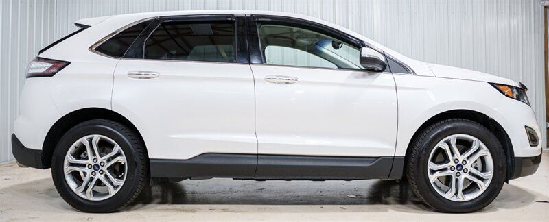 Used 2018 Ford Edge Titanium w/ Technology Package AWD/4WD image 14